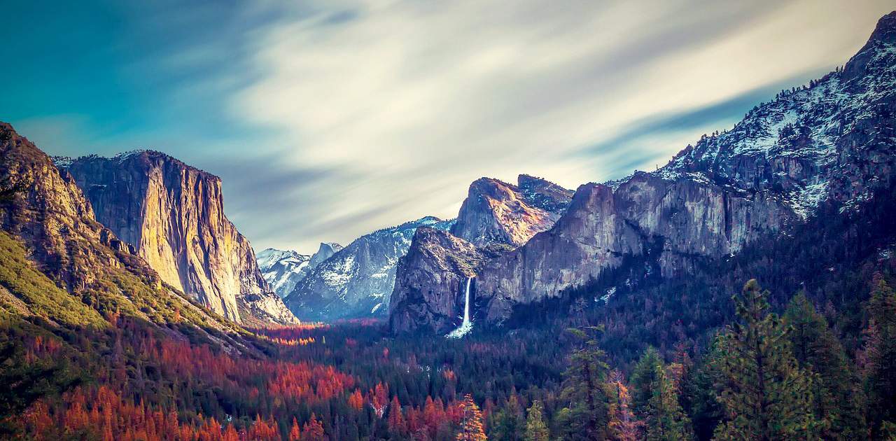 Der bekannte Tunnel View ins Yosemite Valley