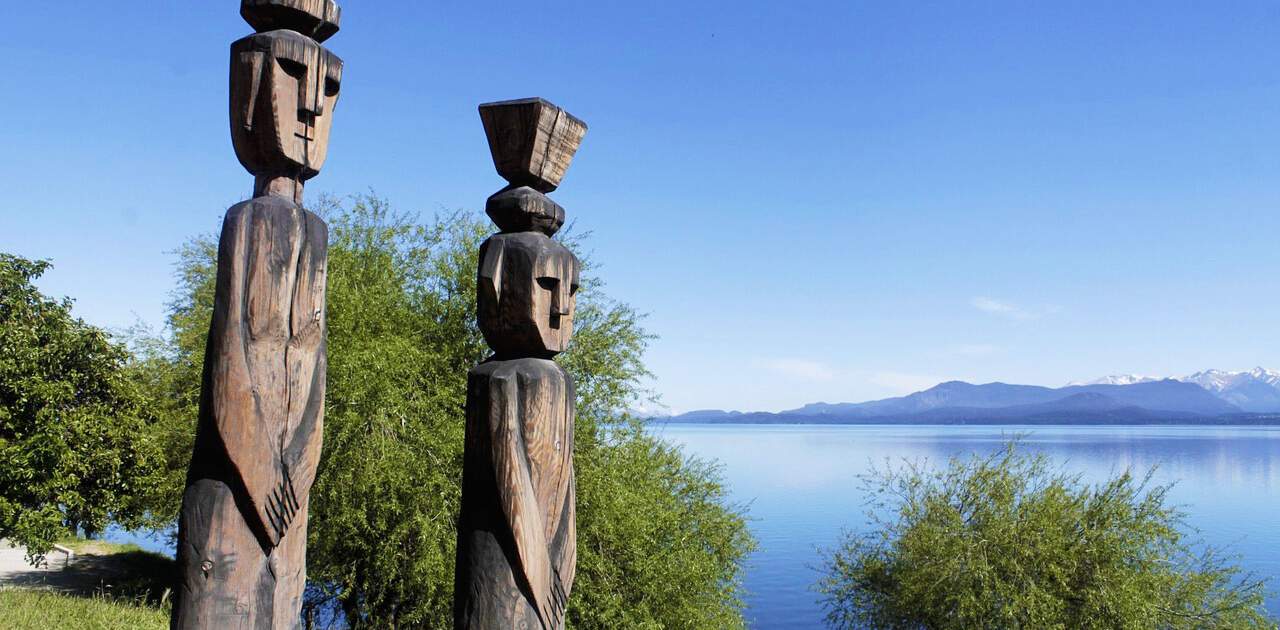 Statuen am Nahuel Huapi See