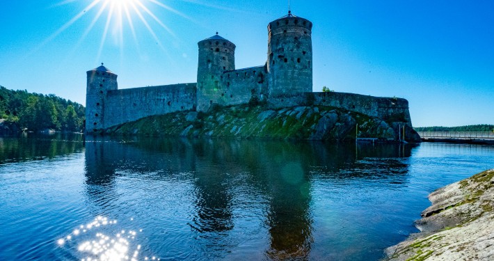 Burg im Wasser