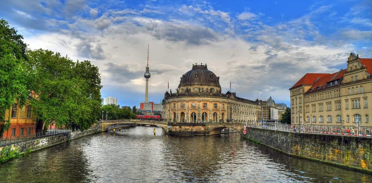 Blick auf die Museumsinsel in Berlin Blick auf die Museumsinsel in Berlin