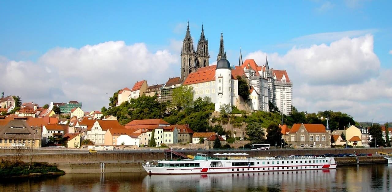 Blick über die Elbe in die Altstadt von Meißen