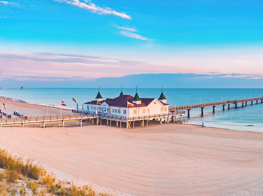 Strand von Ahlbeck mit Seebrücke