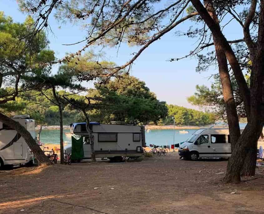 FKK_Campingplatz_am_See_in_Kroatien